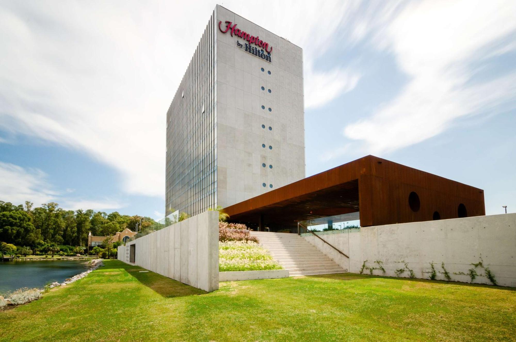 Отель Hampton By Hilton Montevideo Carrasco Сьюдад-де-ла-Коста Экстерьер фото