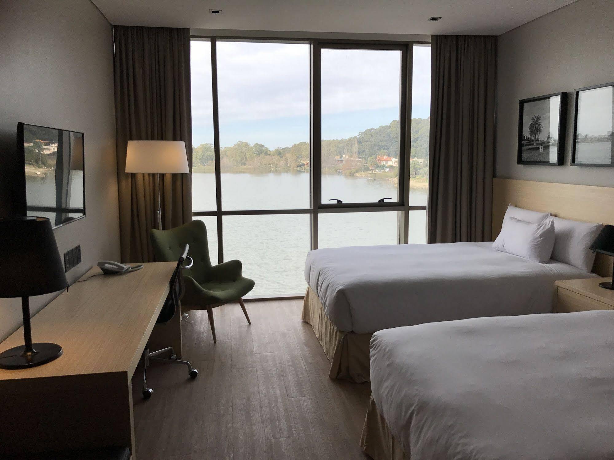 Отель Hampton By Hilton Montevideo Carrasco Сьюдад-де-ла-Коста Экстерьер фото